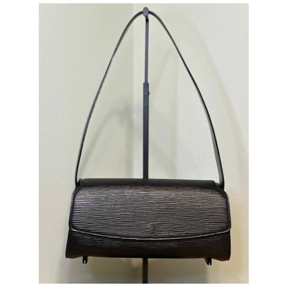 SOLD!! 🛍 LV Epi Nocturne PM in black 🛍